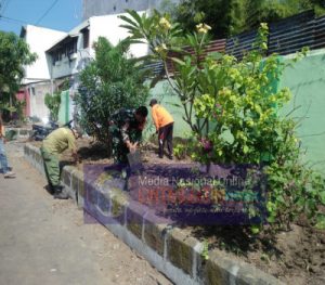 Gotong Royong dan Tanamkan Kerja Bakti Bersama Warga