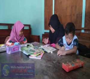 Akibat Miskin Jaringan, Murid Sekolah Dasar Di Jombang Kesulitan Pembelajaran Daring