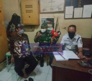 Babinsa  Komsos Dengan Kepala Pasar beserta Staf dan Satpam Di Kantor Pasar Gede Surakarta