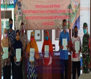 Babinsa Hadiri Penyerahan Sertifikat PTSL