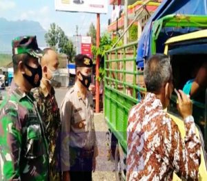 Danramil 16/Jatiroto Pimpin Kampanye Penggunaan Masker