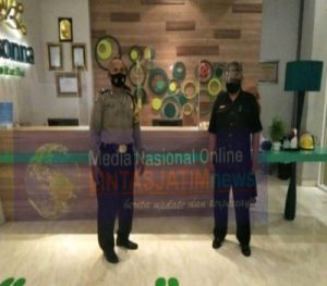 Babinkamtibmas Nyamplungan Lakukan Patroli Malam, Pantau Keamanan Hotel