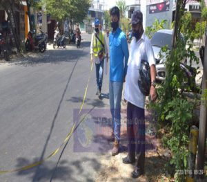 Pembenahan jalan yang rusak di simpang empat masjid sotok