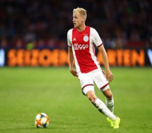 Van de Beek resmi gabung Manchester united