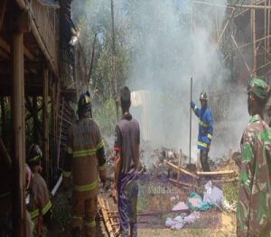 Peternakan Ayam Terbakar Koramil Musuk Turut Bantu Padamkan Api