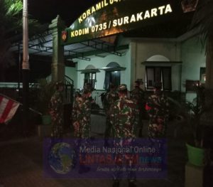 Antisipasi Perkembangan Situasi, Anggota Koramil 04/Jebres Gelar Apel Malam