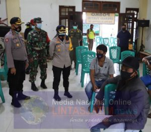 Kapolres Tanjung Perak Pimpin Operasi Yustisi Protokol Kesehatan di Wilayah Krembangan