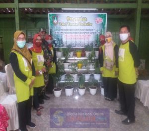 Babinsa Kelurahan Kemlayan Ikuti Penyerahan Urban Farming