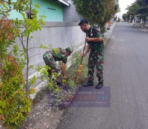 Wujudkan Suasana Kerja Yang Nyaman, Danramil 10/Wuryantoro Pimpin Anggota Kerja Bakti