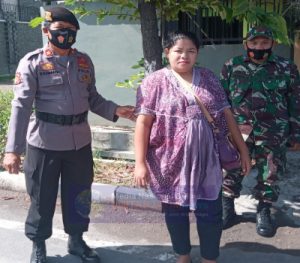 Tekan Penyebaran Covid-19,Serda Agus Berkolaborasi Dengan Kepolisian menggelar Operasi Yustisi Masker