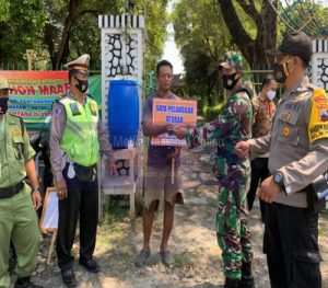 Sinergitas TNI-POLRI Tertibkan Protkes Dengan Operasi Yustisi Masker Cegah Penyebaran Covid-19