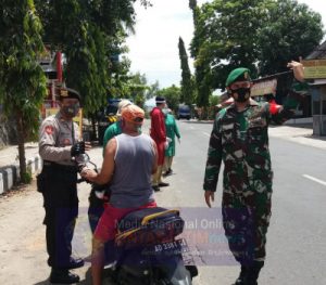 Tingkatkan Kesadaran Masyarakat Pentingnya Protokol Kesehatan, Anggota Gabungan Kecamatan Wuryantoro Gelar Operasi Gakplin Protkes