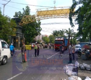 Operasi Penertiban Masker di Jalan KH Mas Mansyur, 7 Orang Terkena Razia