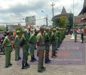 Danramil 11/Manyaran Bersama Forkopincam Ikuti Pembinaan Satlinmas