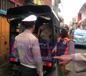 Operasi Yustisi Protokol Kesehatan, 4 Orang Terjaring Tidak Menggunakan Masker Di Jalan Panggung