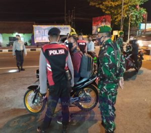 TNI Polri Juga Tertipkan Masker Di Malam Hari