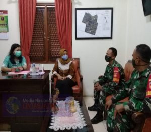 Babinsa Keprabon Laksanakan Komunikasi Sosial Dengan Lurah Keprabon Beserta Staf