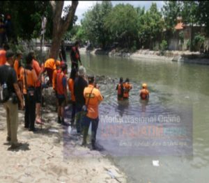 Hari Kedua Pencarian Anak Tenggelam Di Sungai Kalimas Ngagel Surabaya