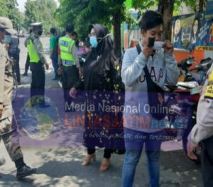 Camat Semampir Adakan Operasi Masker Di Jalan Pegirian, 9 Orang Terjaring Melanggar Protokol Kesehatan