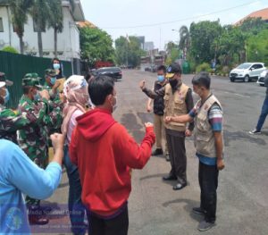 Rumah Sakit Lapangan Kogabwilhan II Surabaya Mewisuda Belasan Pasien Sembuh Dari Covid