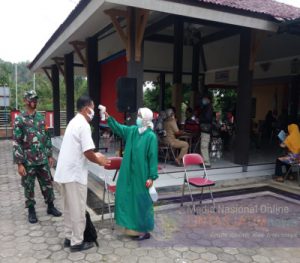 Sinergi TNI-Polri Batuwarno Kawal Penyaluran BST