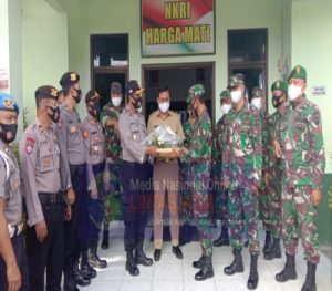 Kapolsek  & Camat Serengan Ucapkan HUT TNI Ke-75