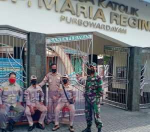 Beri rasa Nyaman dan Aman, Sertu Jhony Laksanakan Pengamanan Warganya Yang Sedang Beribadat di Gereja