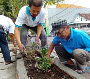 Gerakan MUMTAS Menanam Pohon Guna Melestarikan Melangsungan Hidup