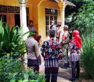 Babinsa Bantu Petugas Covid 19 Contact Tracking