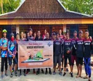 Komuitas MTB Ngadirojo Gelar Baksos