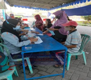 BANTUAN SOSIAL TUNAI (BST) KELURAHAN WONOKUSUMO  KECAMATAN SEMAMPIR SURABAYA DI DISTRIBUSIKAN