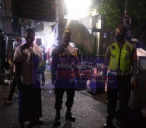 Waspada Terhadap Kriminalitas Polsek Semampir Lakukan Pengamanan di Wisata Religi Sunan Ampel