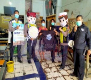 Satlantas Polrestabes Surabaya Sosialisasi Keselamatan dan Protokol Kesehatan di Jalan, Pasca Pandemi Covid-19