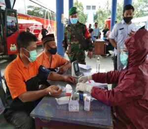 Swab Massal Para Sopir Di Terminal Penggung