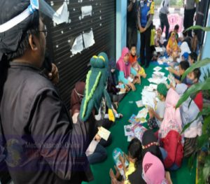 Gelar Perpustakaan Keliling Peringati Hari Dongeng Nasional