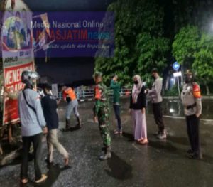 Camat dan Polsek Pabean Cantikan Kawal Penertiban APK  Cawali Surabaya