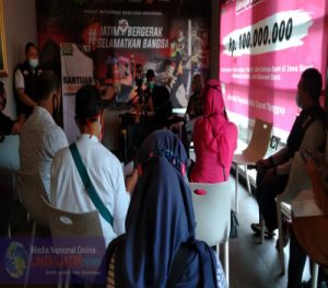 Laili Waiteu Bersama ACT Jatim Berikan Sedekah Ekstrim Rp 100 Juta