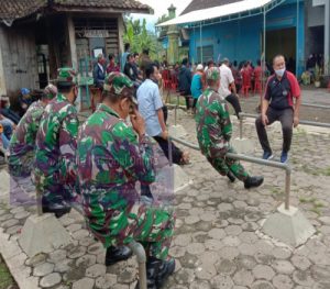 Wujud Kepedulian Kepada Warga Yang Tertimpa Musibah, Anggota Koramil 18/Girimarto Melayat Ke Rumah Duka