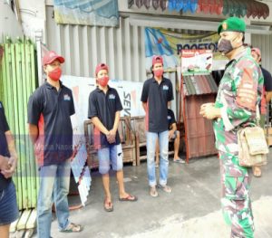 Serma Yudhi W, Patroli Sambil Sosialisasi PPKM Berbasis Mikro di Wilayah Binaan