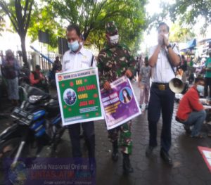 Tertibkan Protokol Kesehatan, Koptu Guler Santana Sambangi Pasar Notoharjo Solo