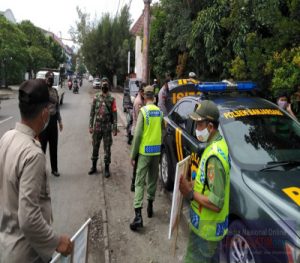 Covid-19 Belum Usai, Babinsa Kelurahan Kestalan Ikuti Operasi Yustisi Masker