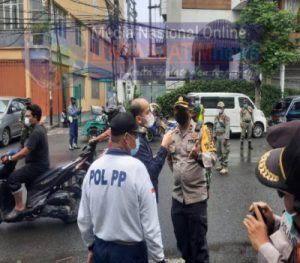 Operasi Masker Gabungan di Jalan KH Mas Mansyur