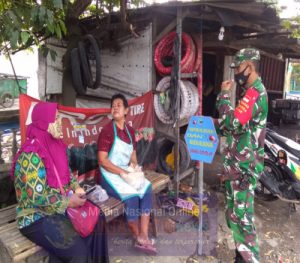 Anggota Koramil Matesih Bersama Polsek Laksanakan Operasi Yustisi