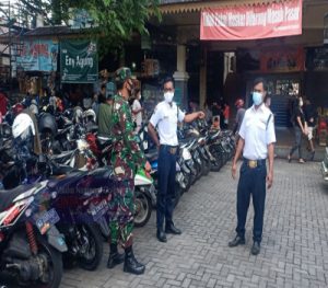 Serka Saring Laksanakan Penerapan PPKM di Pasar Burung Depok Surakarta