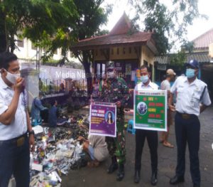 Pasar Klitikan Solo Menjadi Incaran Penerapan Protokol Kesehatan Oleh Babinsa Setempat