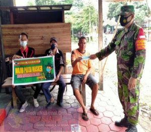 Danramil 21/Bulukerto : Tumbuhkan Kesadaran Warga Terapkan Protkes, Anggota Koramil Rutin Laksanakan Patroli