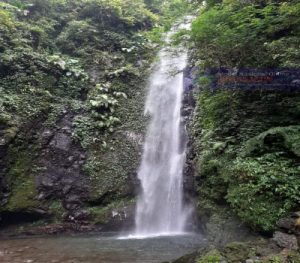 Air Terjun Kakek Bodo Menawarkan Kesejukan yang Harmoni