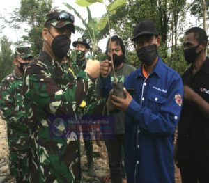 Mayjen TNI Hendrasto Serahkan Bibit Tanaman Secara Simbolis