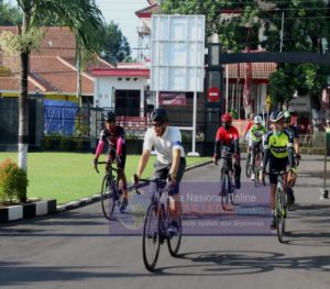 Gowes, Danrem 074/Wrt sambangi Lokasi TMMD di desa Sapen, Mojolaban