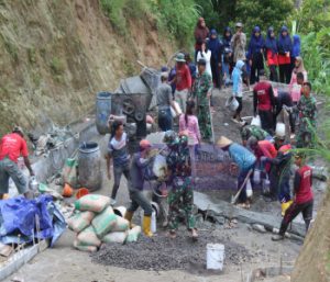 Semangat Satgas TMMD Dan Warga Rampungkan Sasaran Fisik Di Hari Akhir